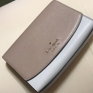 NEW WITH TAGS KateSpade NewYork Carson Leather crossbodychain handbag wh/bge/blk